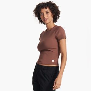 NWOT Vuori Pose Fitted Tee